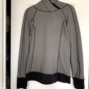 Lululemon size 8 herringbone Think Fast hoodie